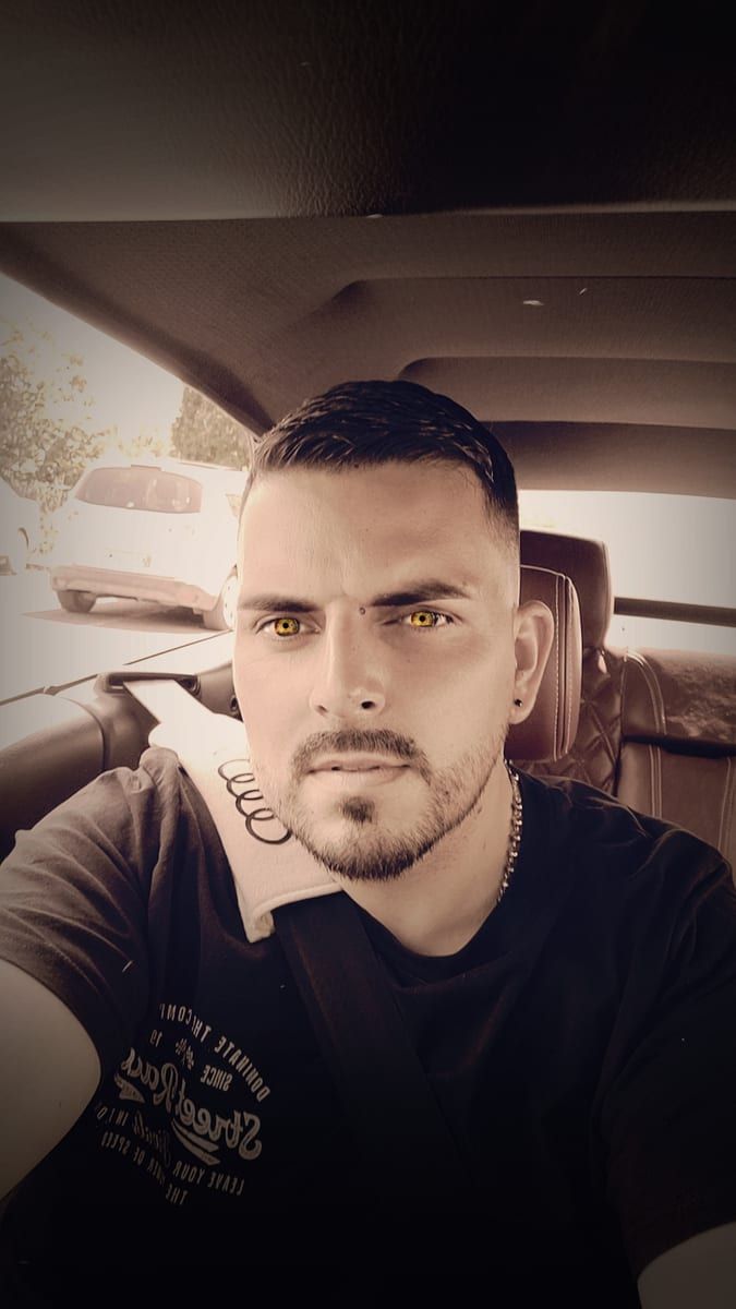Manael - Bars gay à Zwischenflüh Profil de Manael, 23 ans, Bars gay à Zwischenflüh (Berne)
