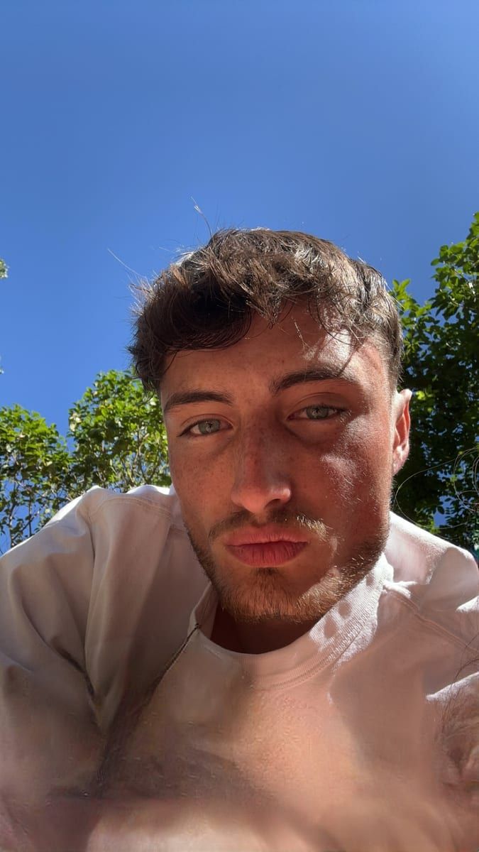 Laurens - Bars gay à Zwingen Profil de Laurens, 26 ans, Bars gay à Zwingen (Bâle-Campagne)